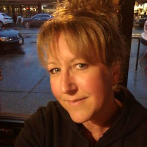 Meet your Posher, Denette