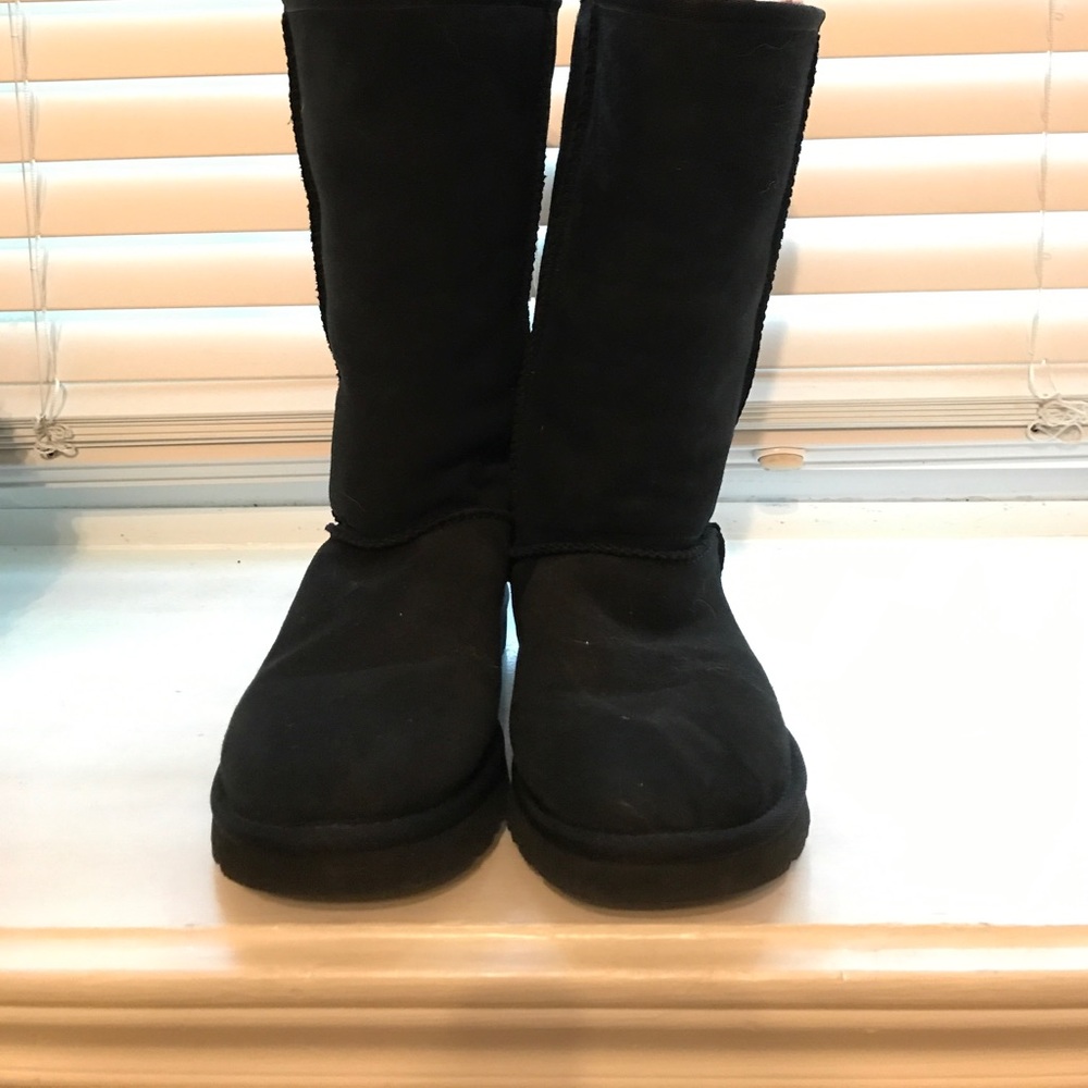 Black Tall Ugg boots sz 7