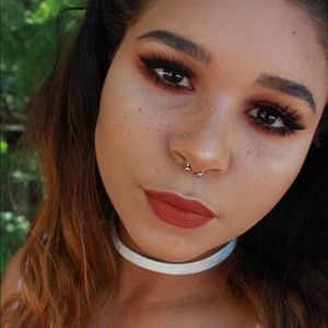 Meet your Posher, Telia