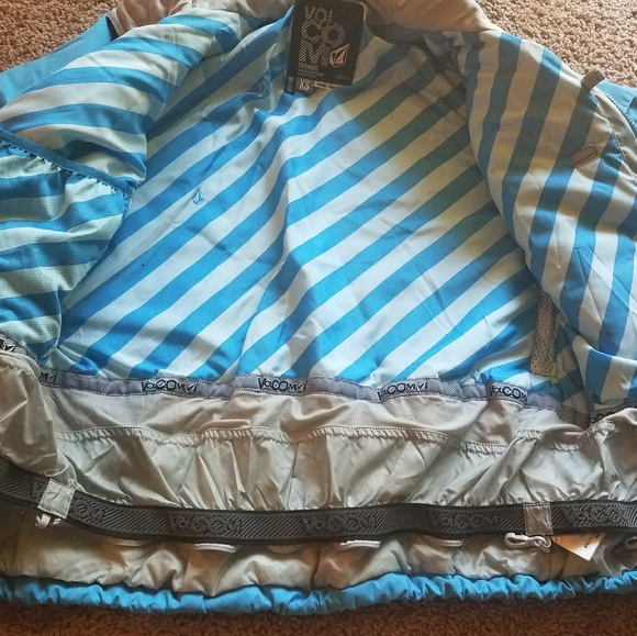 Women's Volcom Snowboarding/Ski Jacket - Picture 2 of 2