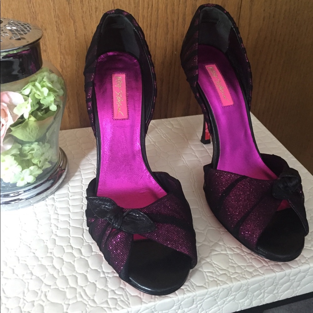 Black and Fuchsia  dress  shoes