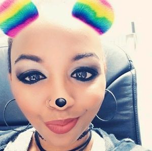 Meet your Posher, Crystal