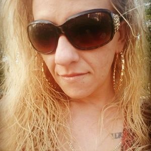 Meet your Posher, Jillian