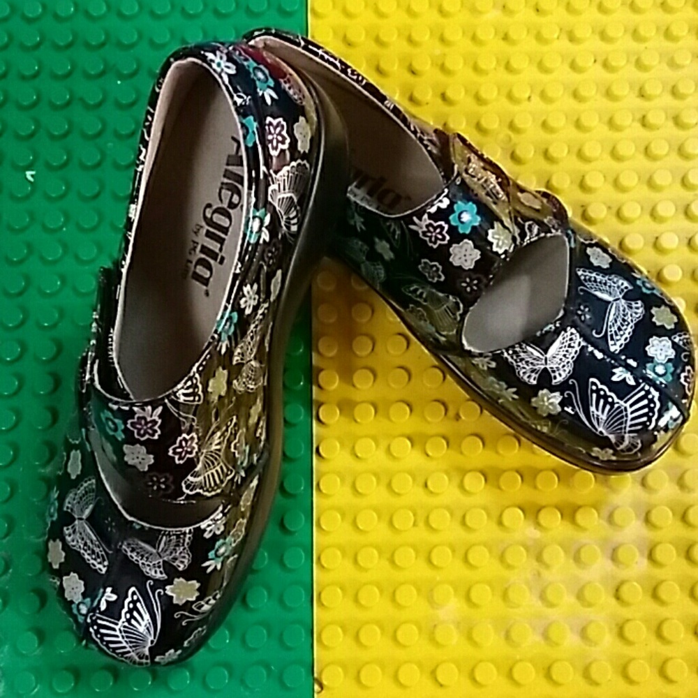 Algeria shoes