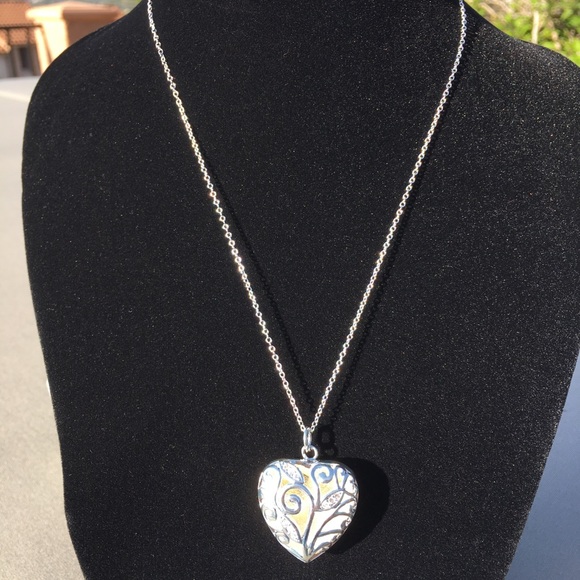 Silver & Crystals Shimmering Heart Pendant NWT - Picture 5 of 6