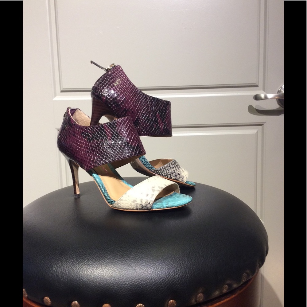 EUC ELAINE TURNER SNAKESKIN HEELS