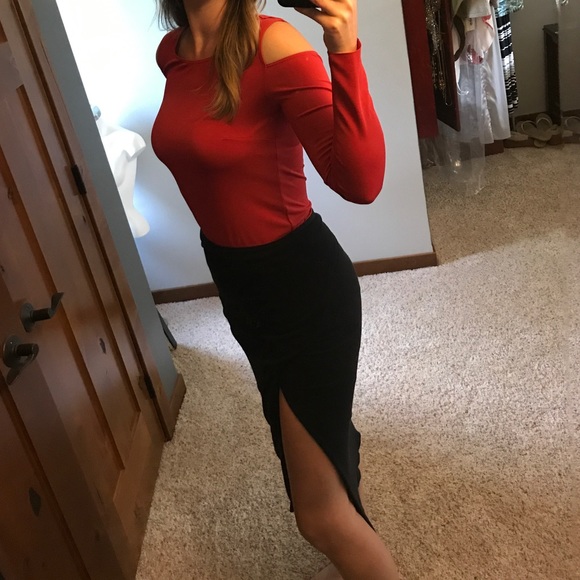 Sold- Bailey44 cut-out shoulder top - Picture 2 of 8