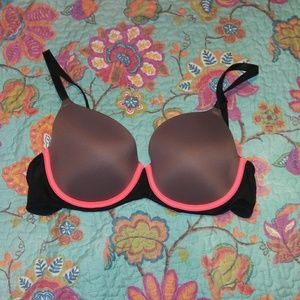 Vs pink lightly lined bra