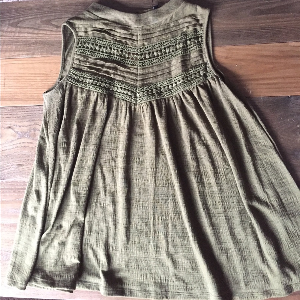 Green shirt