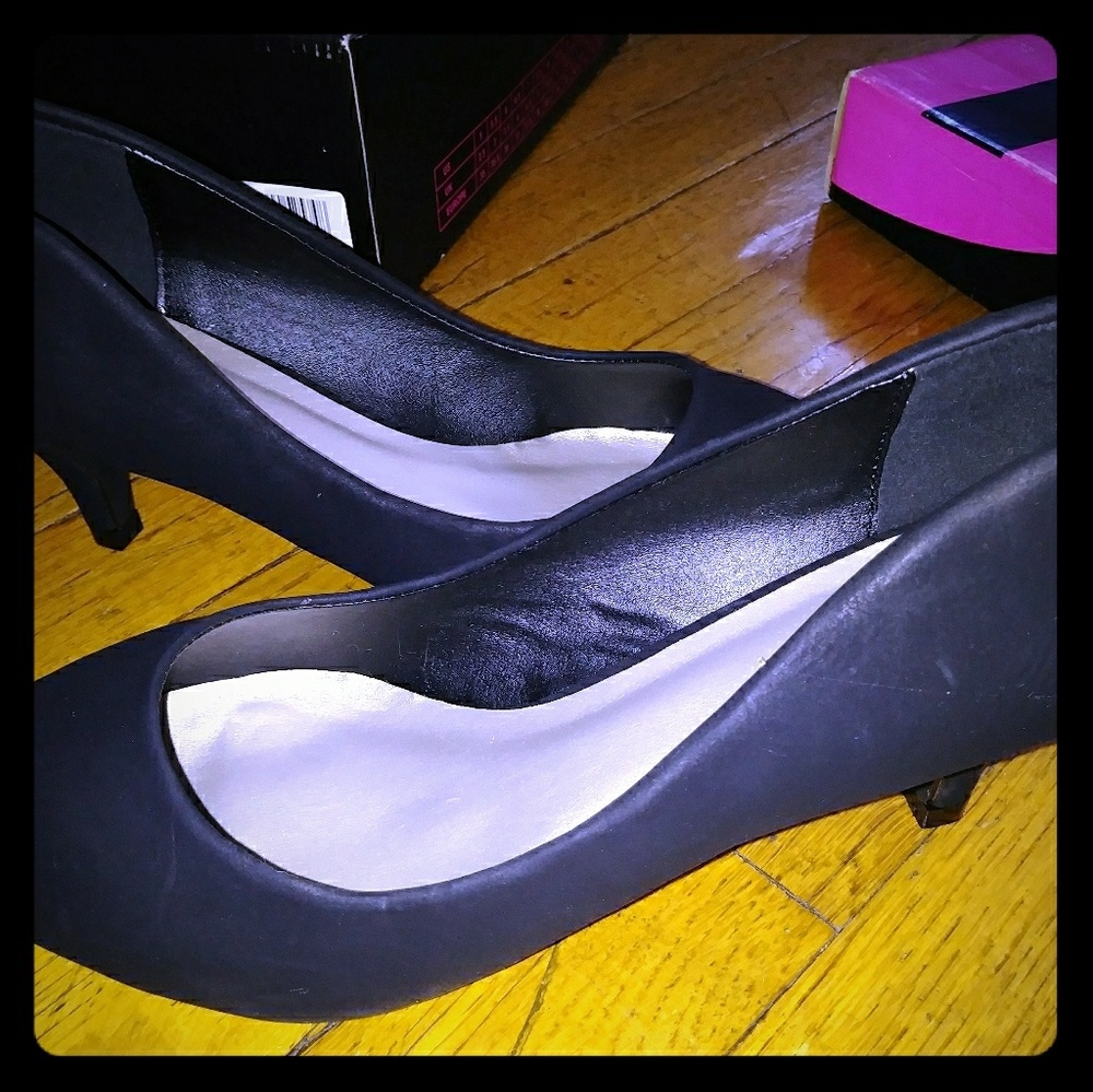 Womens pumps