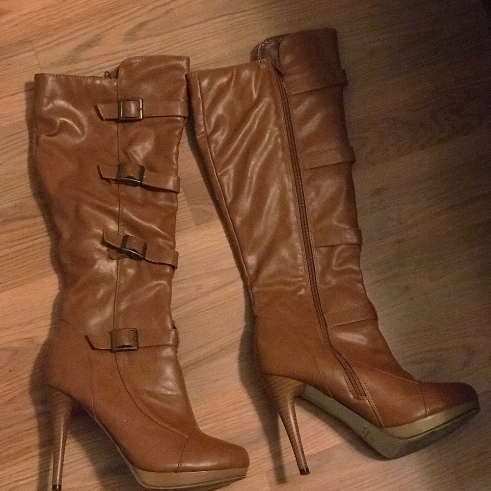 Tarnish brown boots