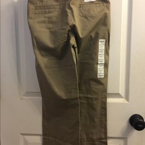 NWT Boy's IZOD Flat Front Khakis, Size 14