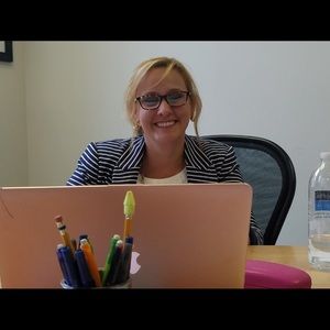 Meet your Posher, Lauren