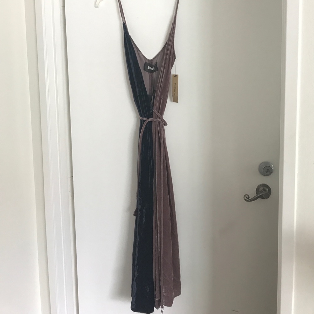 Reformation velvet dress never worn!