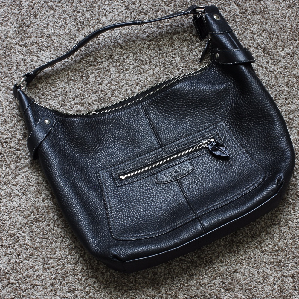 Large Coach Hobo Pebble Leather in Black