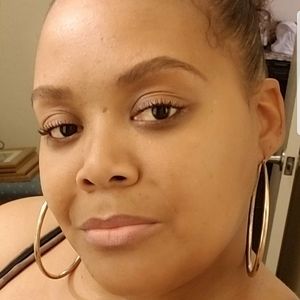 Meet your Posher, Alyshia