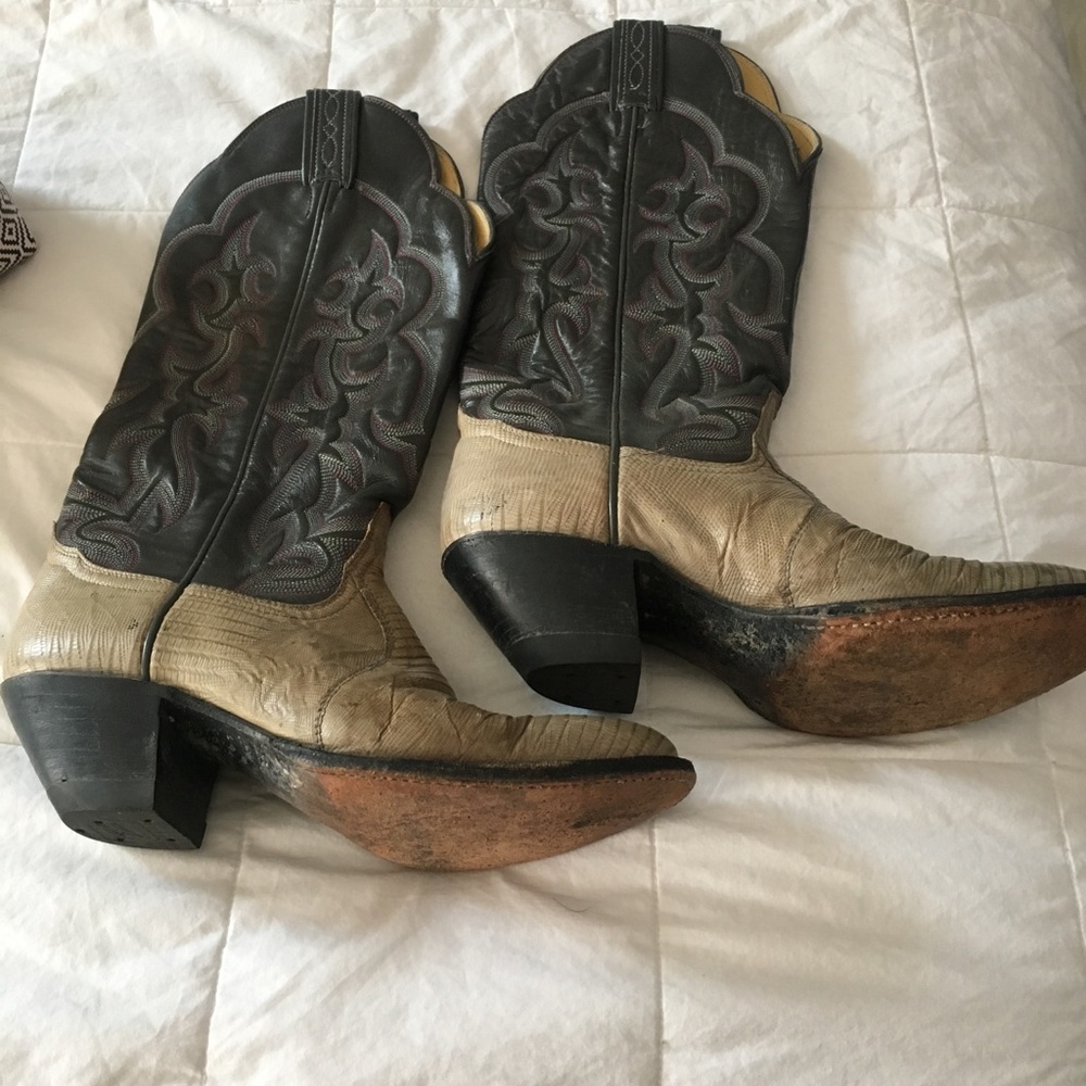 Tony Lama~ El Paso Texas Cowboy/girl boots. Size 6