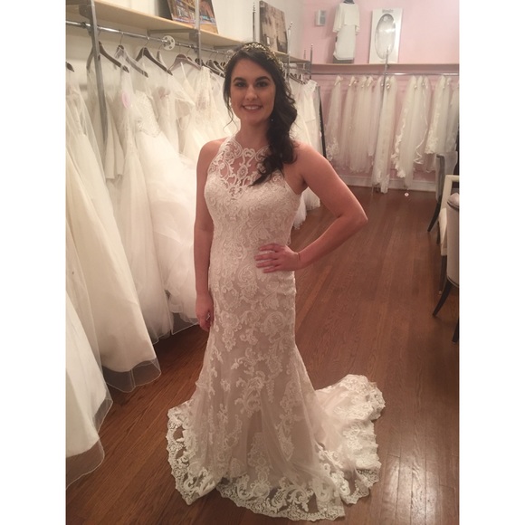 Hi everyone, I'm Maddy! Welcome to my closet💜 - Picture 2 of 5