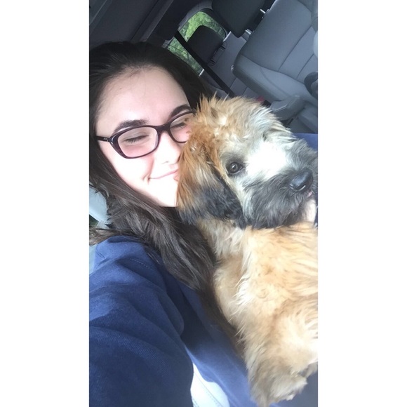 Hi everyone, I'm Maddy! Welcome to my closet💜 - Picture 5 of 5