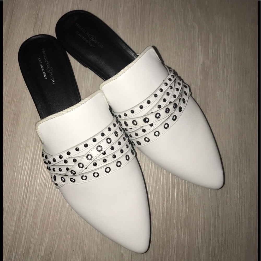 Something navy x treasure and bond white mules