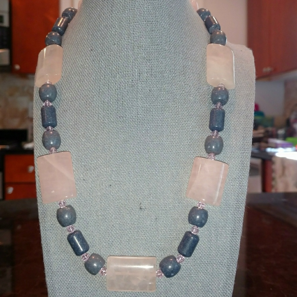 Yameen Light Coral, Rose Quartz, Swarovski Crystal