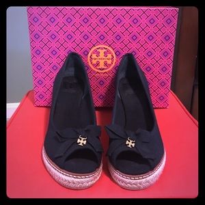 Tory Burch Jackie 2 peep toe wedge - black
