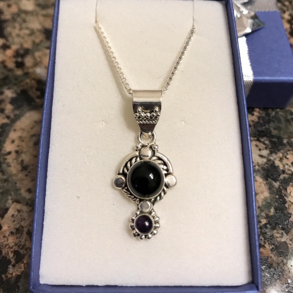 STERLING SILVER ONYX & AMETHYST PENDANT NIB