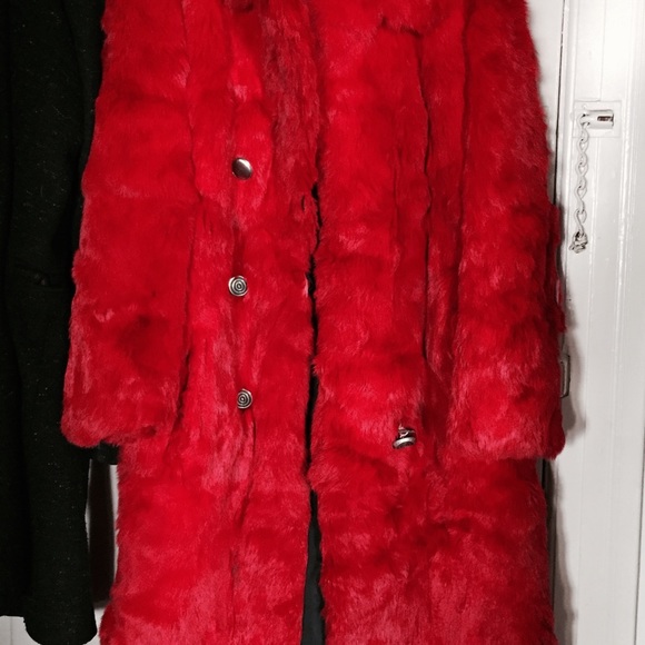 One of a kind! Vintage ❤️RED❤️ rabbit fur coat! ⭐️ - Picture 4 of 7