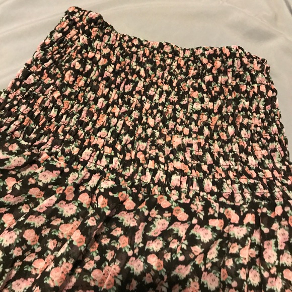 Stunning Dress or a skirt - Picture 7 of 8