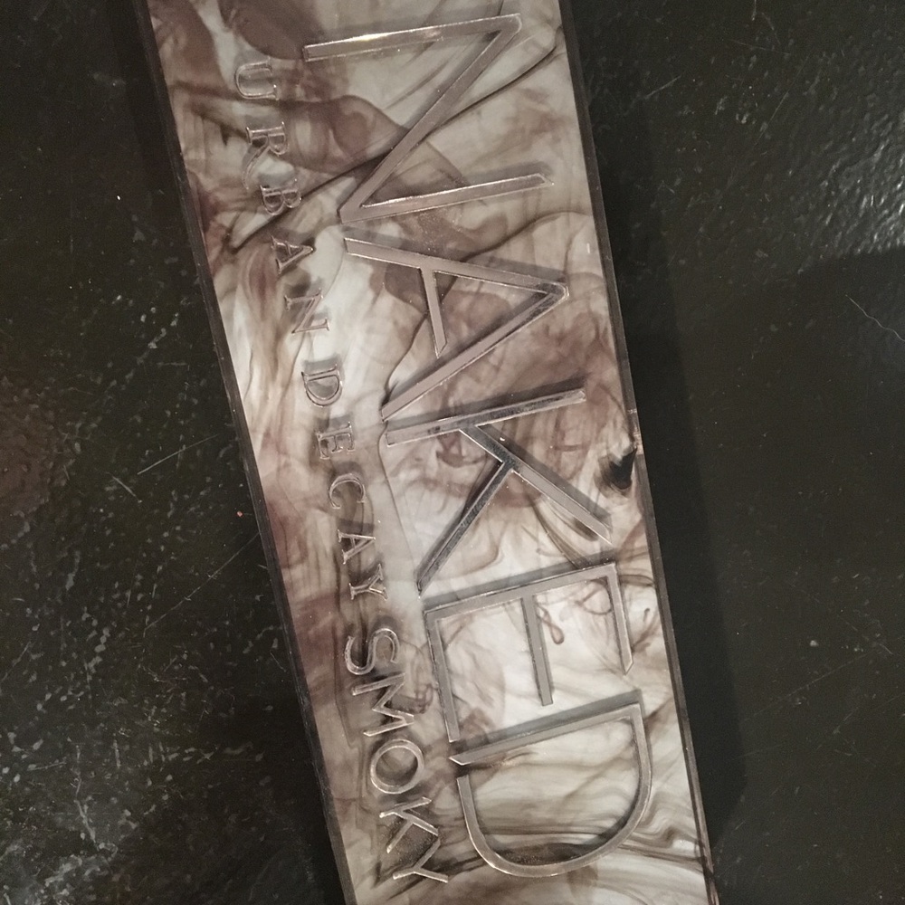 Urban Decay Naked Smoky palette