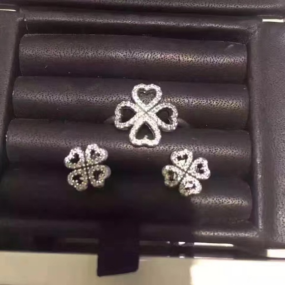 Pandora CLOVER RING, BNIB - Picture 1 of 8