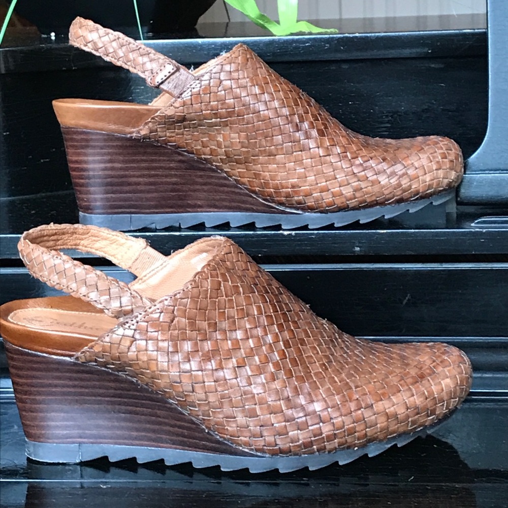 Earthies woven brown leather mules