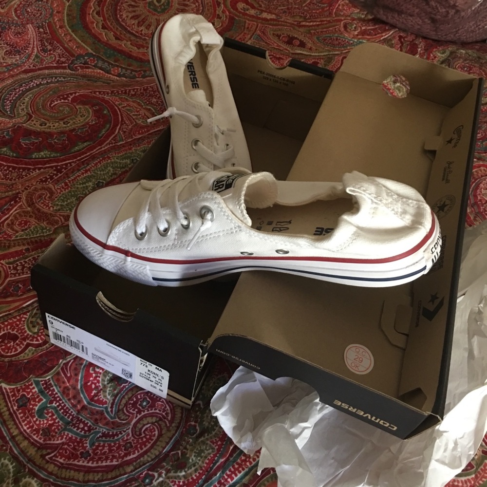 Ladies shoreline Converse sneakers