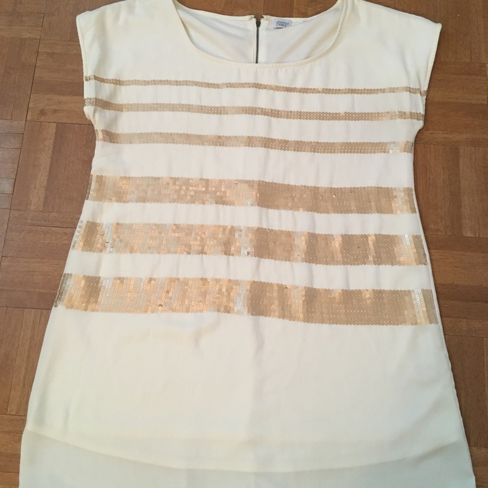 Cream and gold sequined chiffon tunic ⭐️!