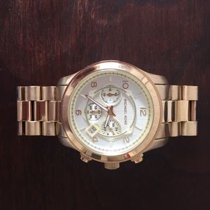 Oversize Michael Kors Gold watch