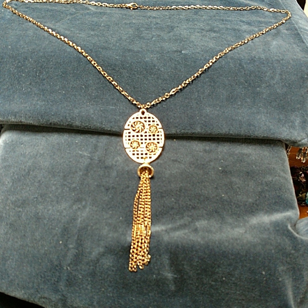 Rose-gold colored necklace
