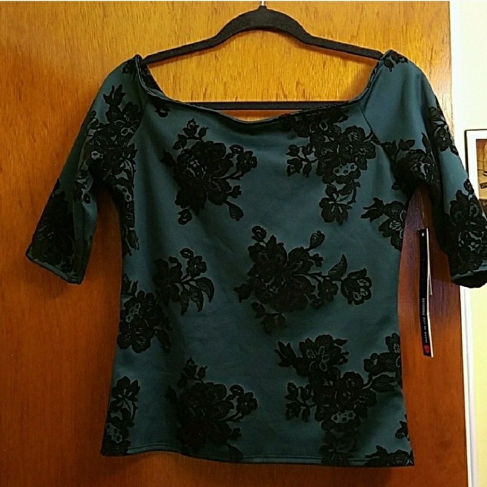 Reduced for @ashleyalbo Floral Embroidery Top