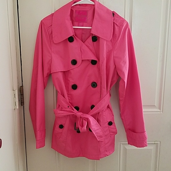 Women's Coat - Picture 2 of 3