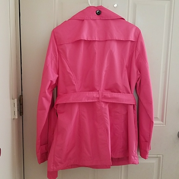 Women's Coat - Picture 3 of 3
