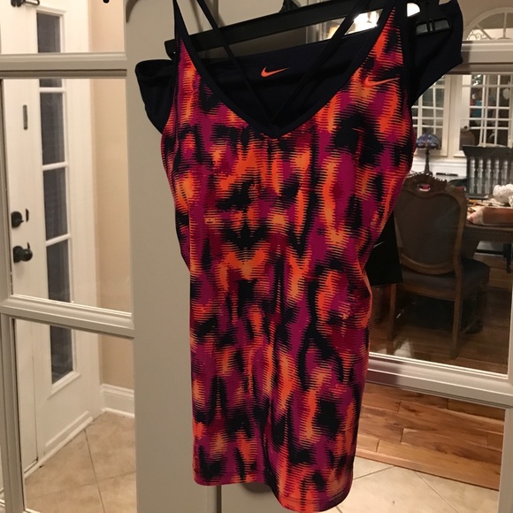 Nike 2 Piece- LAST ONE!! - Picture 1 of 8