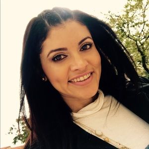 Meet your Posher, Nayely