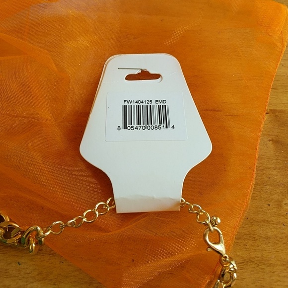 NWT Gold Tone Resin Flower Bib Statement Necklace - Picture 3 of 4