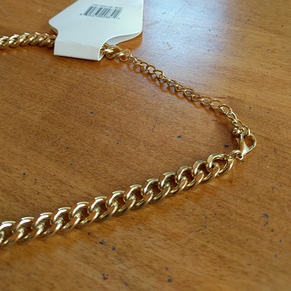 NWT Gold Tone Resin Flower Bib Statement Necklace - Picture 4 of 4