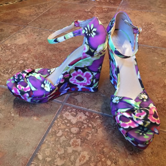 Nine West Shoes - Nine West platform sandals