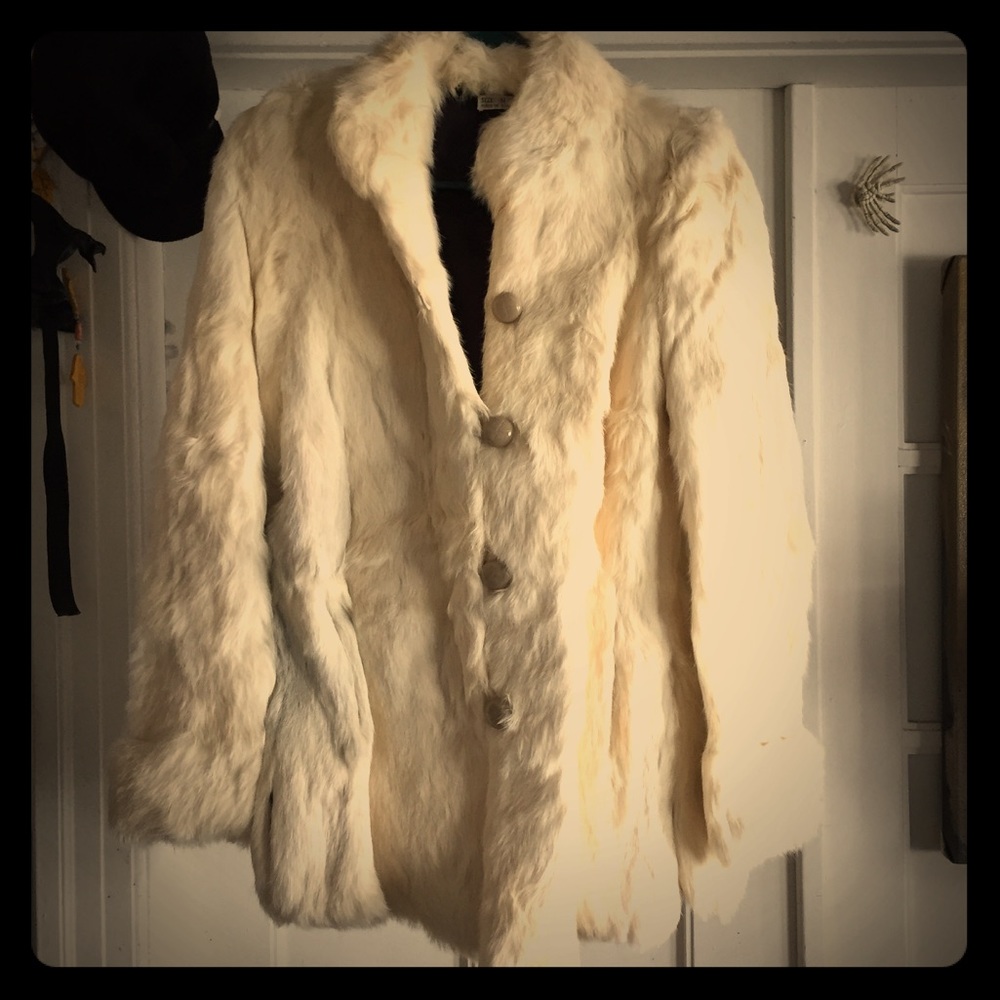 Vintage ⭐️glamorous⭐️ cream colored fur coat!