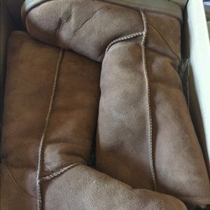 Ugg size 8 w classic Tall