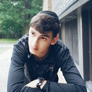 Meet your Posher, Avrumy