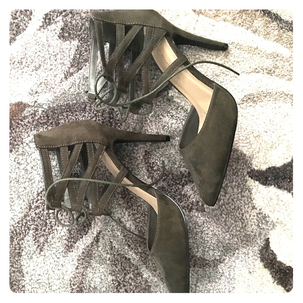 NWOT olive green faux suede heels