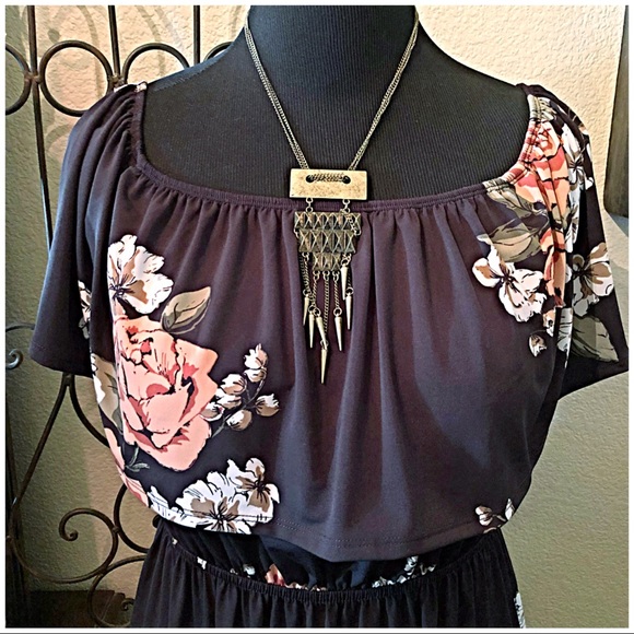 🍂Pretty On/Off the Shoulder Floral Print Dress🍂 - Picture 4 of 7