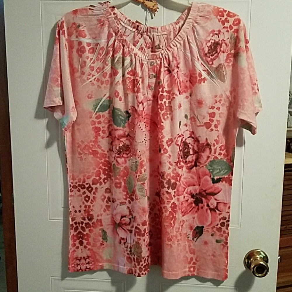 Jane Ashley 2X short sleeve peach,embellished top